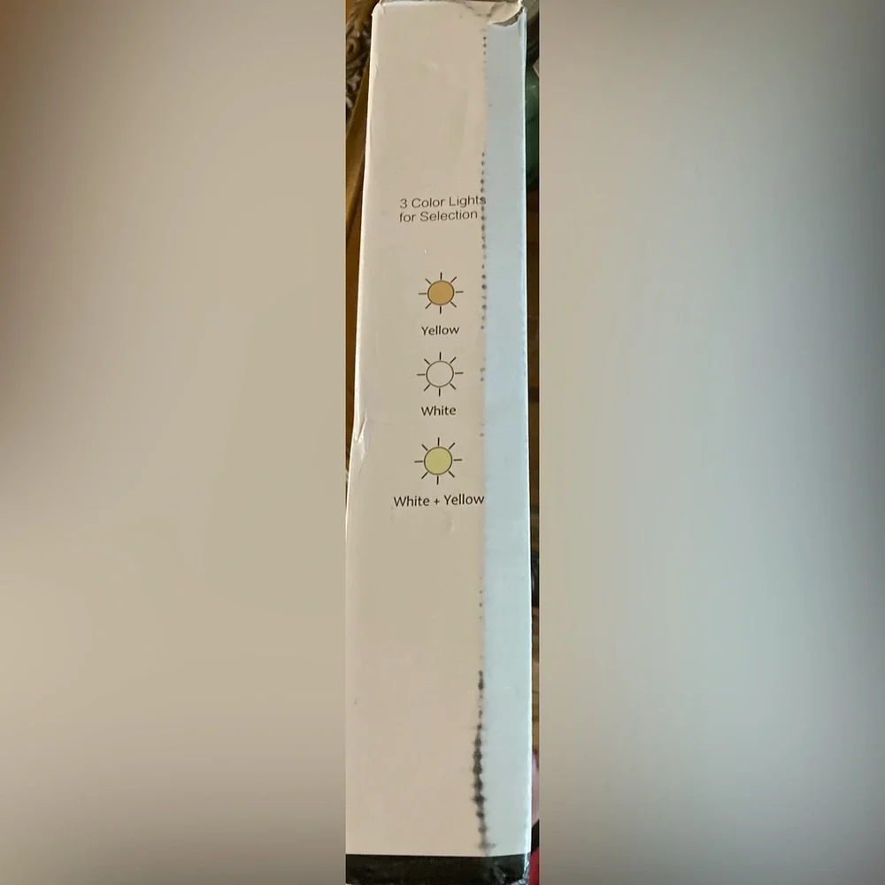 New in box HORM 3 color lighting make up mirror - Picture 2 of 6